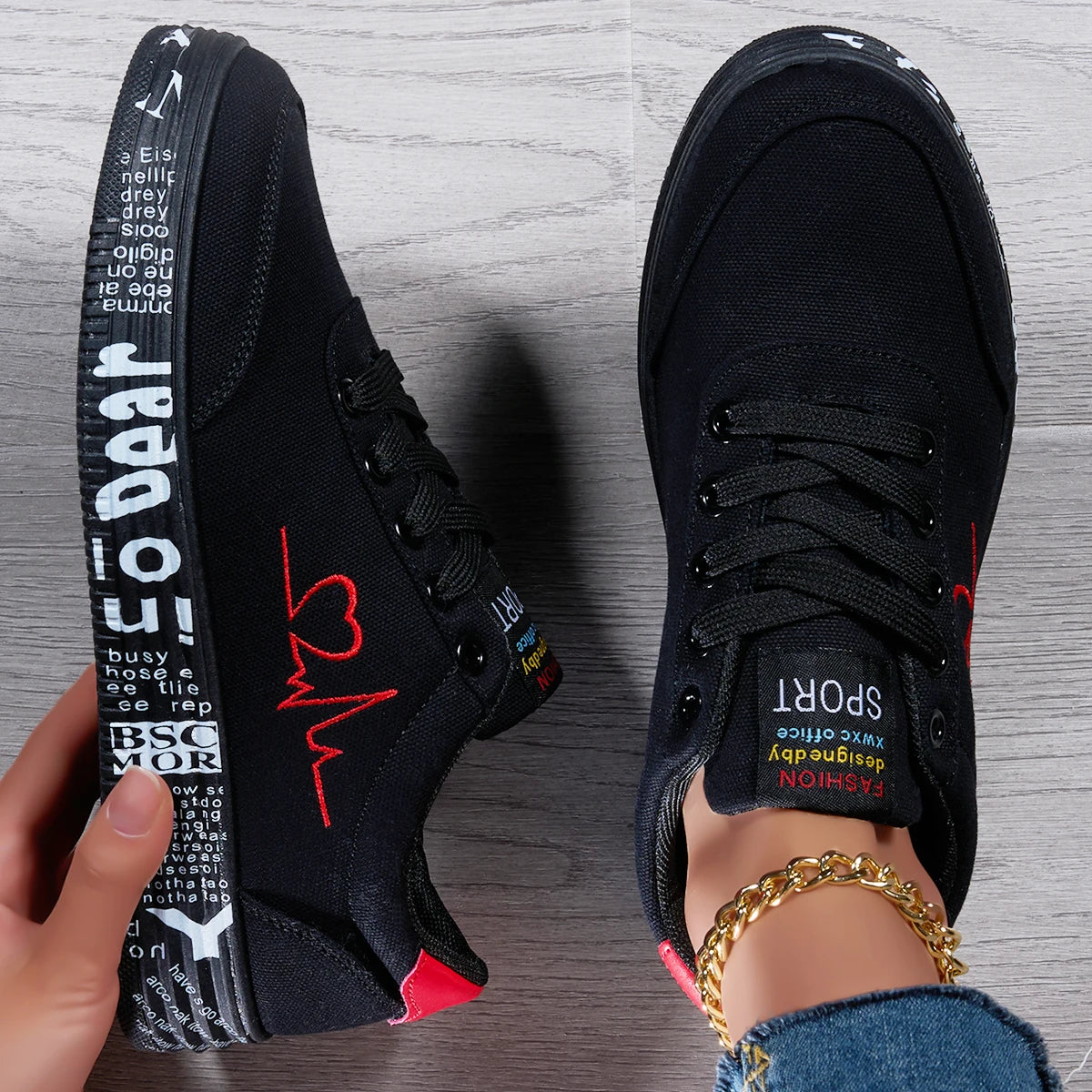 Heart Design Sneakers For Women Lace Up Soft Platform Shoes