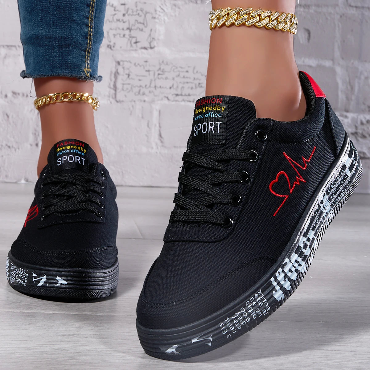 Heart Design Sneakers For Women Lace Up Soft Platform Shoes