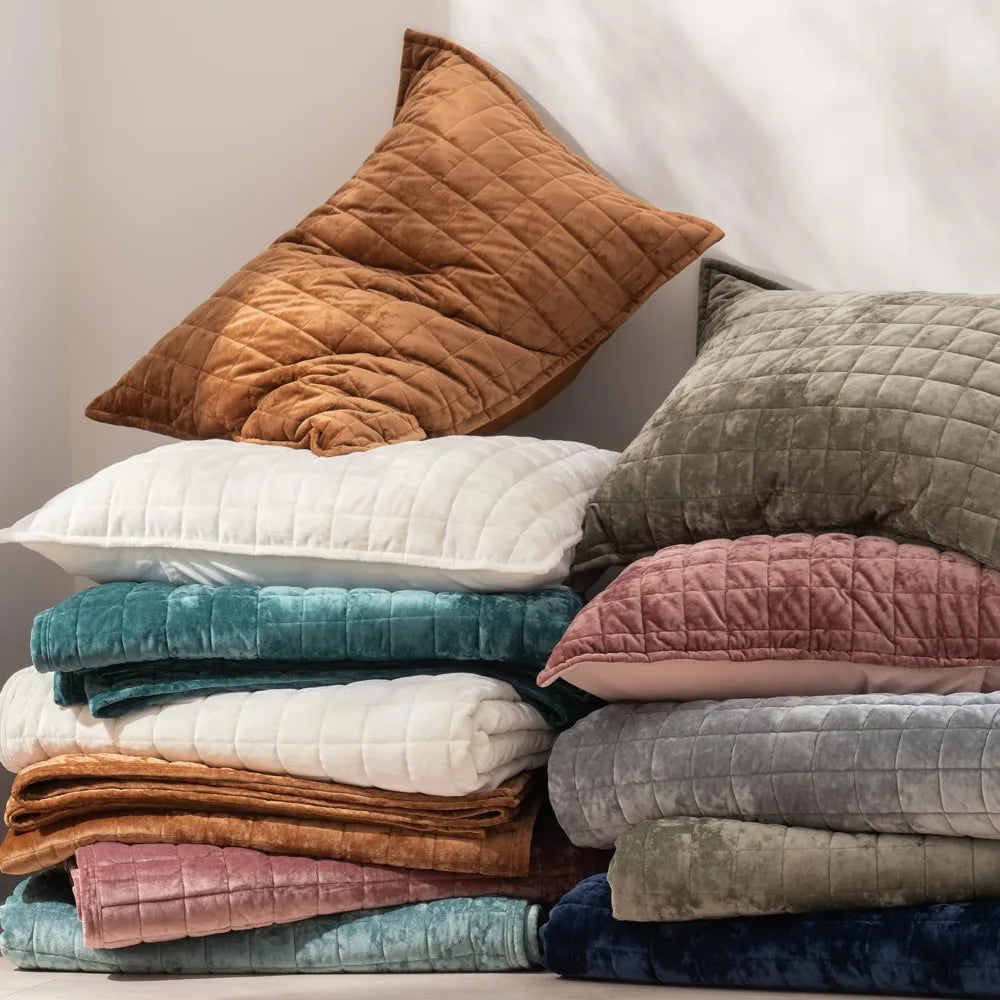 Premium Velvet Quilt Set With Matching Pillow Shams