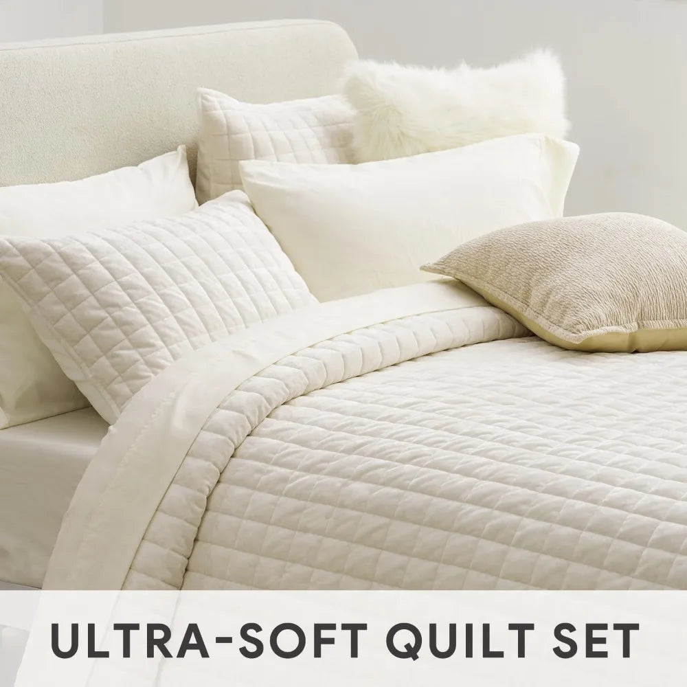 Premium Velvet Quilt Set With Matching Pillow Shams