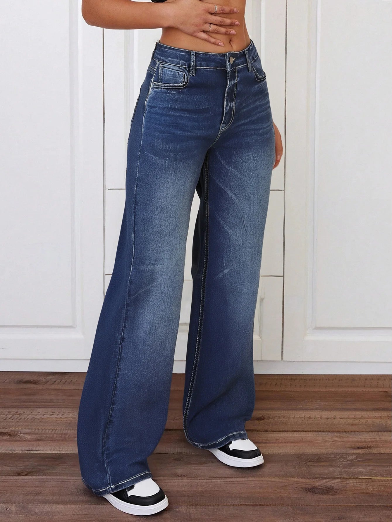 CN Guangdong Loose Jeans for Women With Stretch Denim